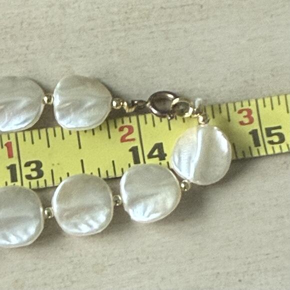 Vintage Faux Coin Pearl Necklace Iridescent Gold Tone 29” - Picture 5 of 6